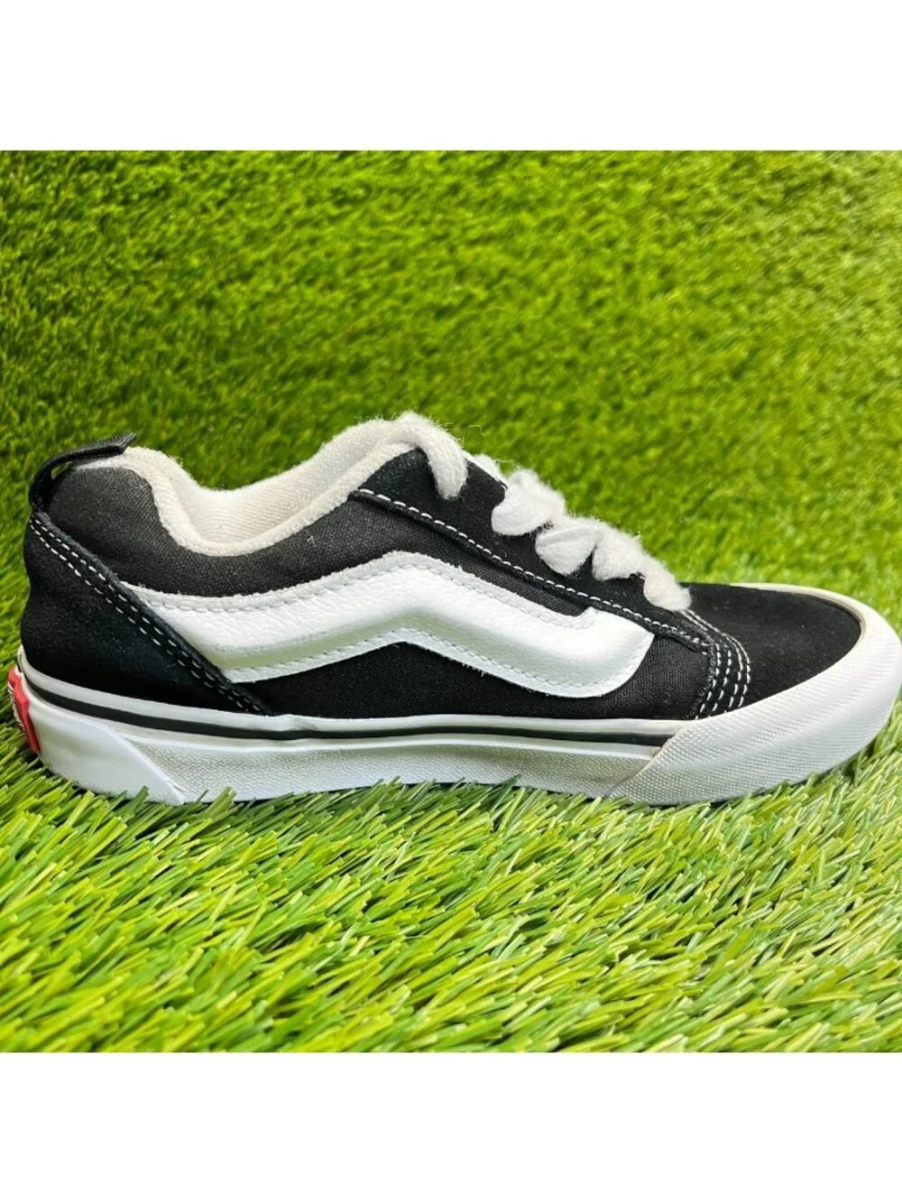 Vans Knu Skool Boys Size 2Y Black White Athletic Walking Skate Shoes Sneakers